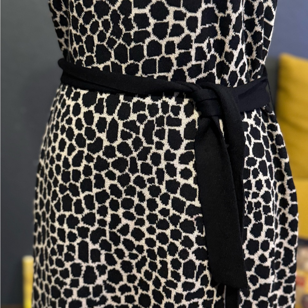 🐆 St. John Sport Leopard Print Sleeveless Dress – Black Accents – Size P - Picture 7 of 12